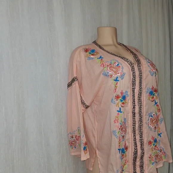 Embroidered Pink Floral Women's Top - Picture 5 of 11